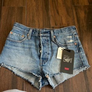 Levi Jean shorts 501 cut off NWT